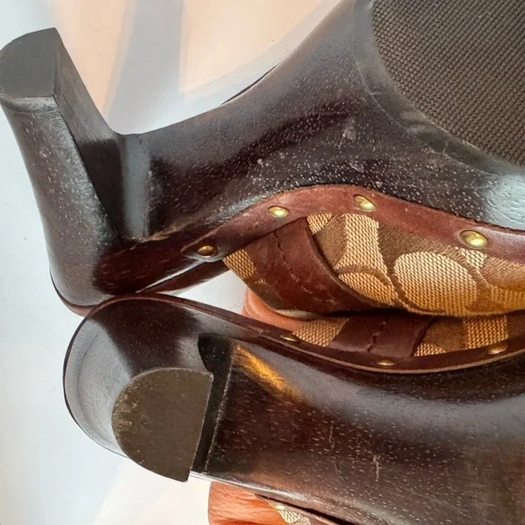 Vintage Coach Ivy  Mule Platforms  in Tan and Brown, 4 inch heel - Picture 12 of 16